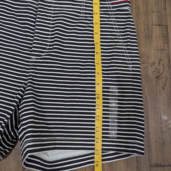 Tommy Hilfiger Striped Classic Stretch Short, Size 10 - Picture 10 of 11